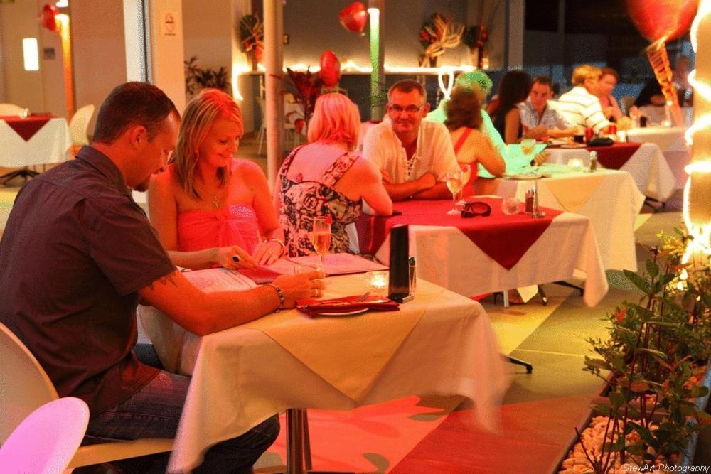 Ramada By Wyndham Hervey Bay Dış mekan fotoğraf A restaurant in Croatia