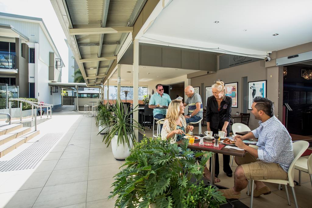 Ramada By Wyndham Hervey Bay Dış mekan fotoğraf The Qantas Club lounge at Perth Airport
